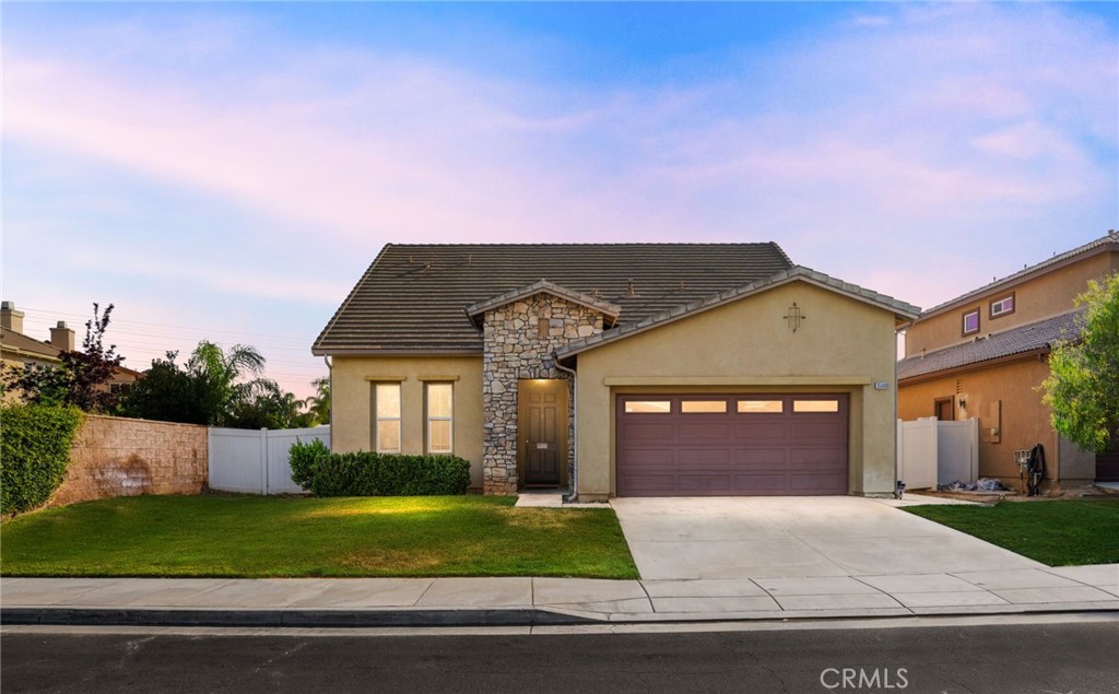 Welcome to this beautifully updated home located in the sought-after Fairway Canyon community in Beaumont. This spacious residence features brand new carpet and laminate flooring throughout, creating a fresh and modern feel from the moment you step inside.
The open floor plan is ideal for entertaining, offering seamless flow between the living, dining, and kitchen areas. The generously sized lot provides ample outdoor space, perfect for gatherings or future landscaping dreams.
The primary suite is conveniently located downstairs and includes its own private slider leading to a covered patio—ideal for enjoying your morning coffee or winding down in the evenings. Upstairs, you’ll find an additional bedroom, a full bathroom, and a large loft that can easily function as a second living space, office, or game room.
As part of the Fairway Canyon community, you’ll enjoy access to fantastic amenities including a resort-style pool, spa, clubhouse, gym, and several community parks. The home is also ideally situated near the 10 Freeway, providing easy access to nearby shopping, dining, and more.
Don’t miss this opportunity to own a beautifully upgraded home in one of Beaumont’s most desirable neighborhoods!