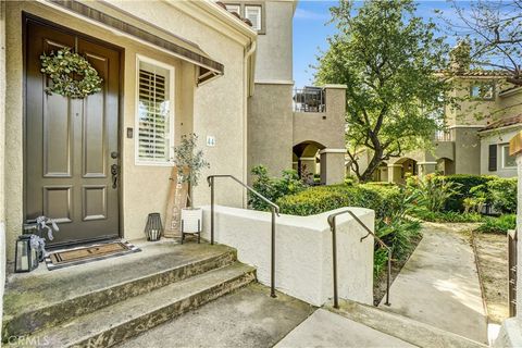 Photo of 44 Via Cordoba, Rancho Santa Margarita, CA 92688 (MLS # PW26045029)