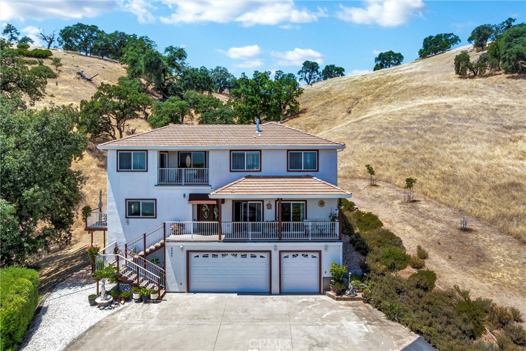 4445 Eucalyptus Avenue