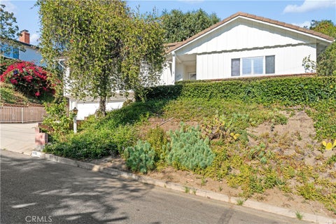 Photo of 1212 Alta Paseo, Burbank, CA 91501 (MLS # BB26134372)