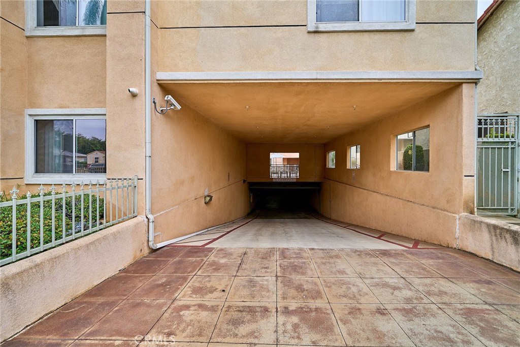 120 N Moore 103