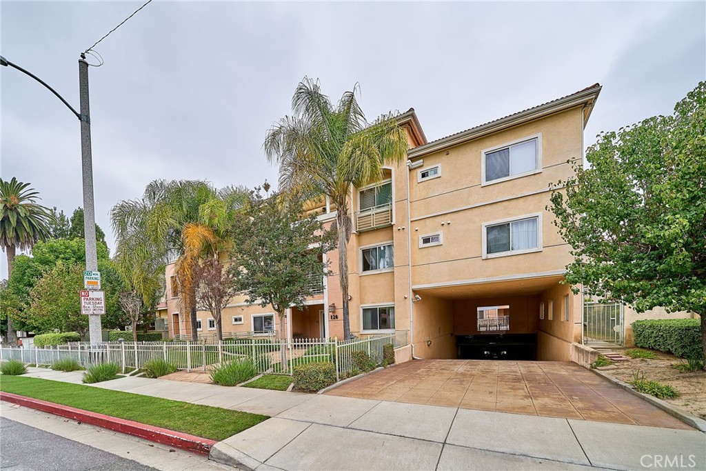 120 N Moore 103