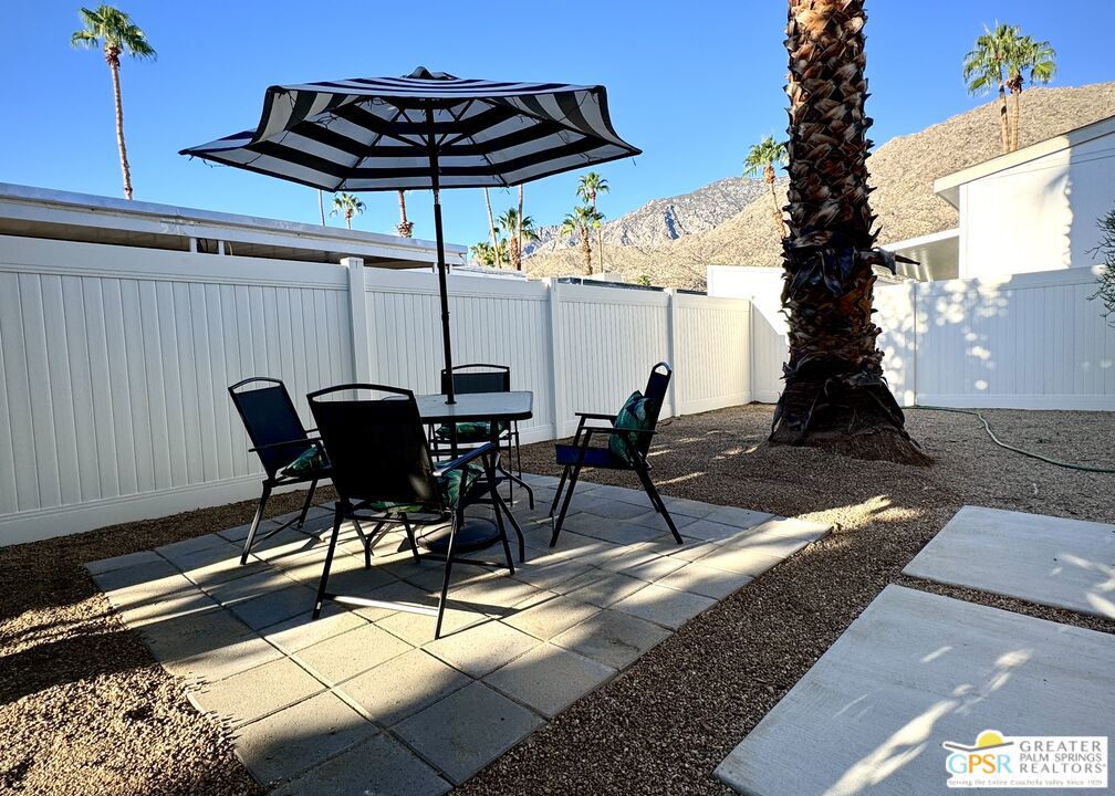 Palm Canyon Mobile Club - Manufactured In Park