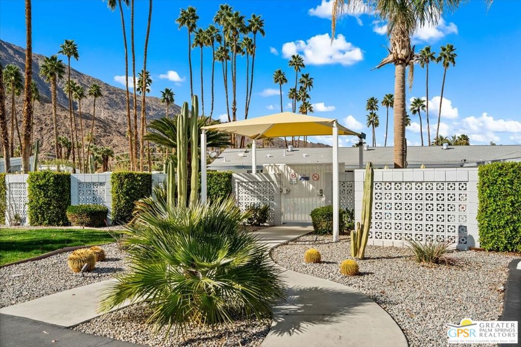 Palm Canyon Mobile Club - Manufactured In Park