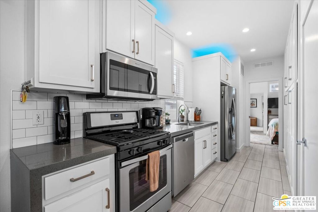 Palm Canyon Mobile Club - Manufactured In Park