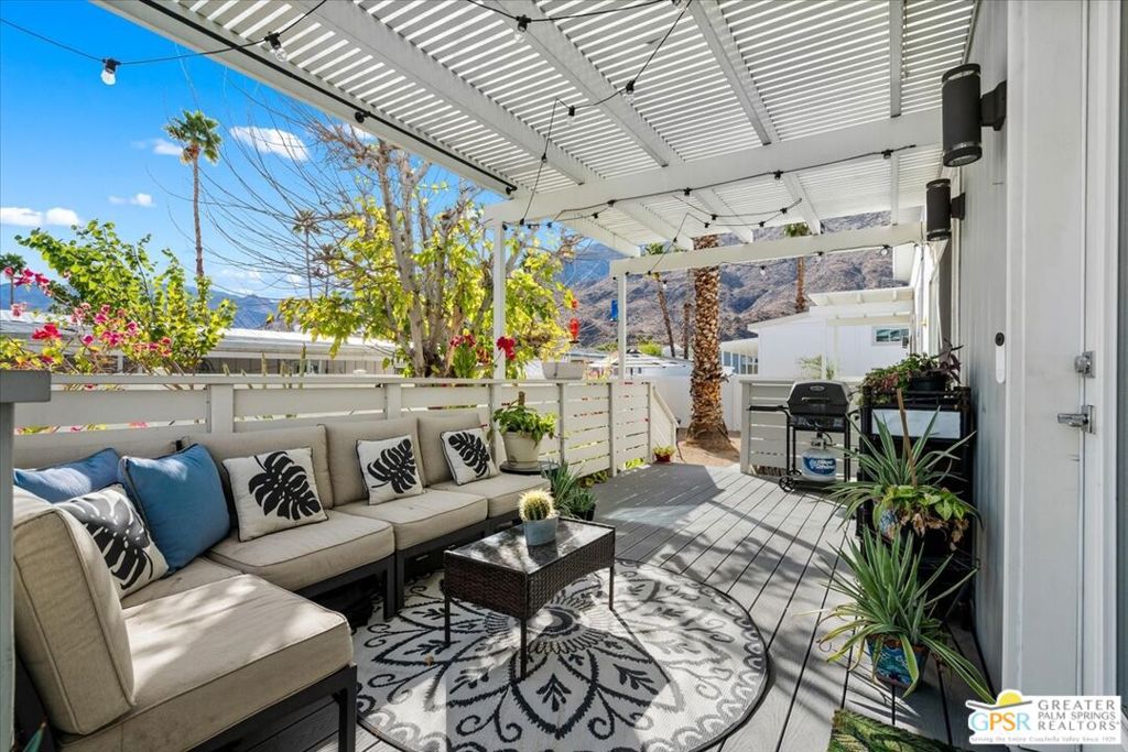 Palm Canyon Mobile Club - Manufactured In Park