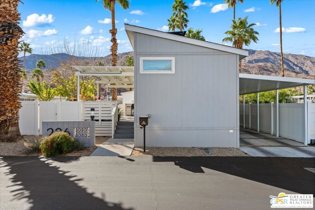 Palm Canyon Mobile Club - Manufactured In Park