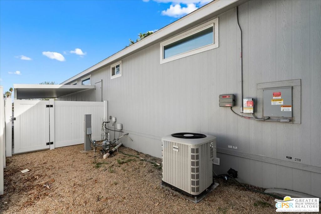 Palm Canyon Mobile Club - Manufactured In Park