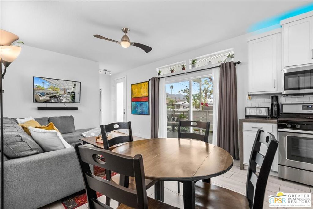 Palm Canyon Mobile Club - Manufactured In Park