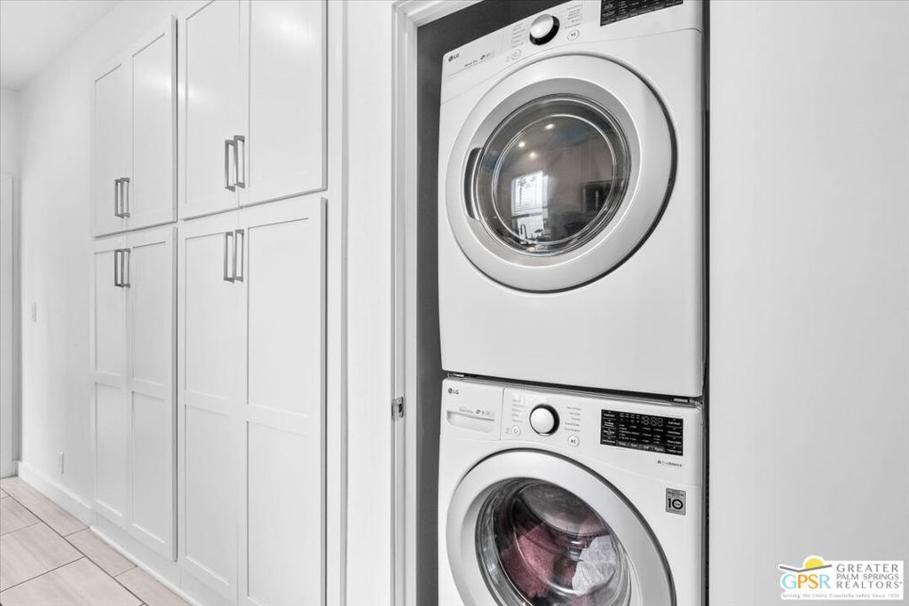 Palm Canyon Mobile Club - Manufactured In Park