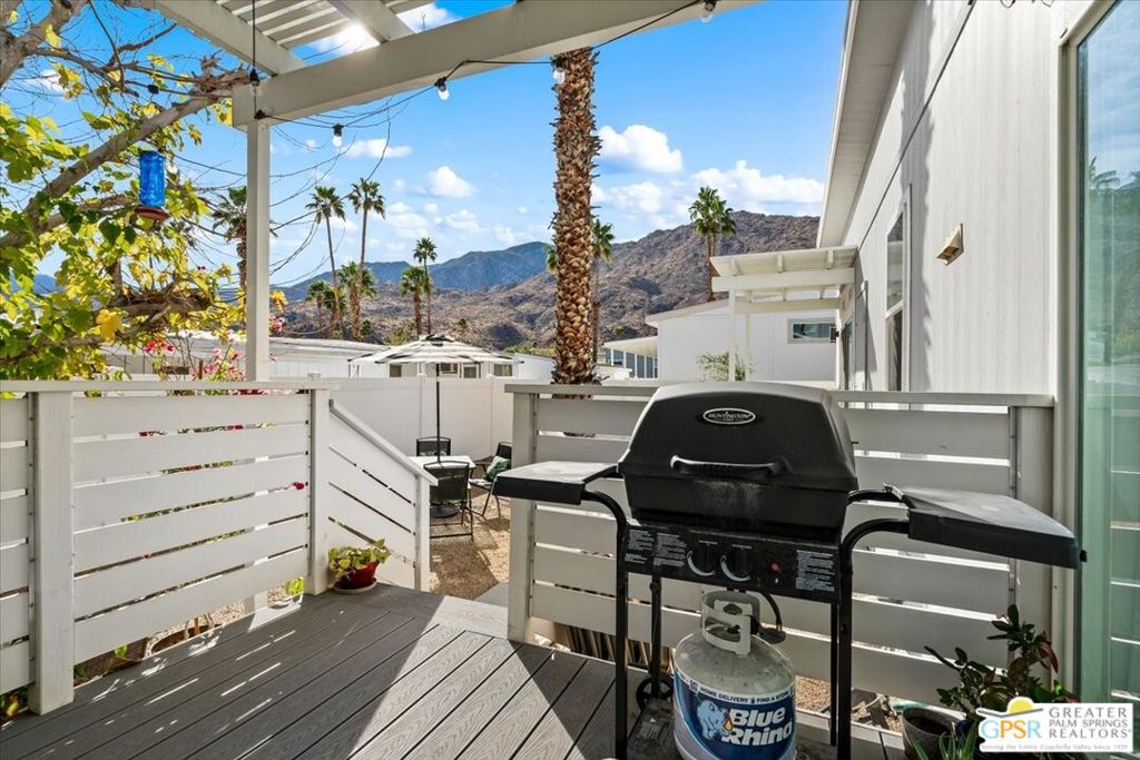 Palm Canyon Mobile Club - Manufactured In Park