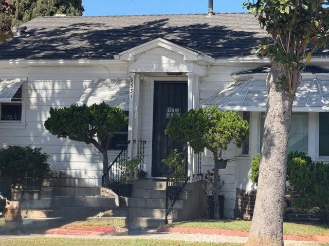 531 W Denni