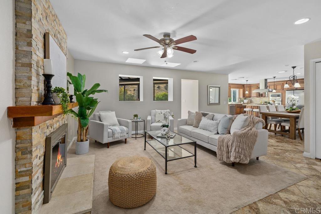 15547 Paseo Jenghiz