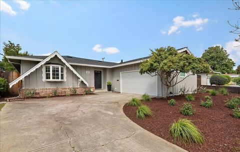 Photo of 811 Daffodil Way, San Jose, CA 95117 (MLS # ML82041276)