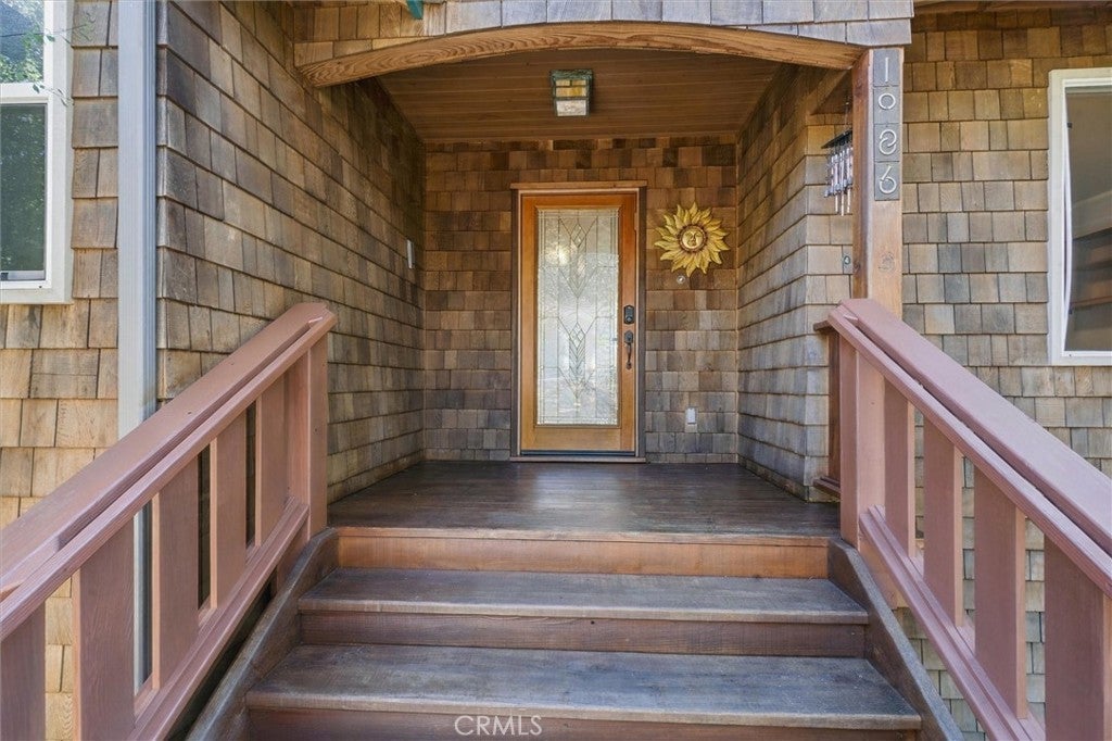 1086 Hillcrest