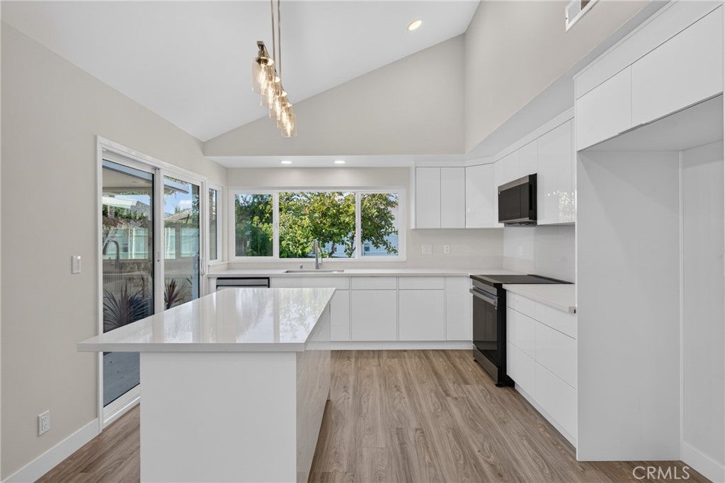 1232 E Shalene