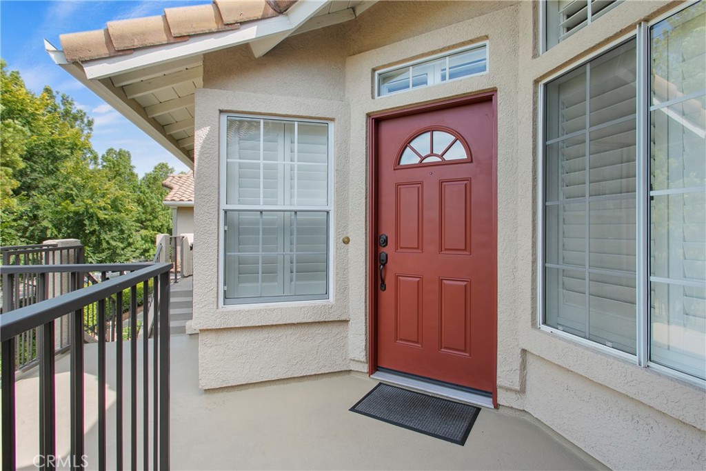 Very Nice Upper Level Condo with an Abundance of Natural Light! Amazing location with serene tree-lined views and near tons of great shopping & restaurants! This spacious one bedroom condo has soaring cathedral ceilings, newer carpet, mirrored wardrobe doors and plantation shutters. Some of the updates include a brand new refrigerator, dishwasher, oven/cooktop, washer/dryer and newly painted walls and cabinets. The elegant bathroom features a granite counter and new glass shower door. With this stunning condo come wonderful amenities including a pool & spa, plus access to some of Rancho Santa Margarita's facilities like pool and spa, BBQ areas, tennis courts and more...