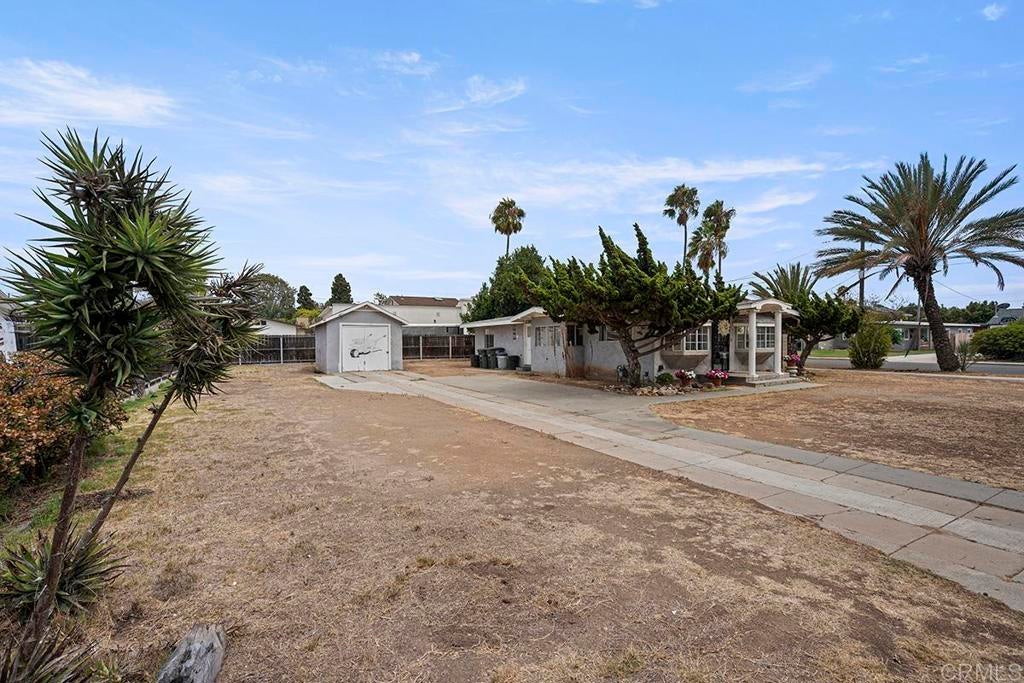 741 ELM AVE
