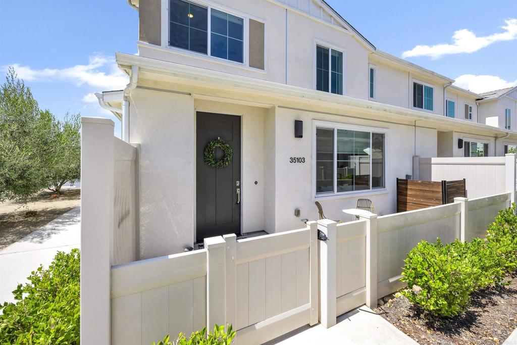35103 Vine Place