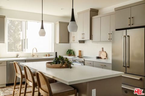 Photo of 3855 N Riley Lane, Los Angeles, CA 90065 (MLS # 25552387)