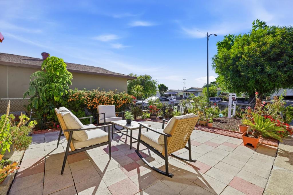 3242 Blue Mountain Drive
