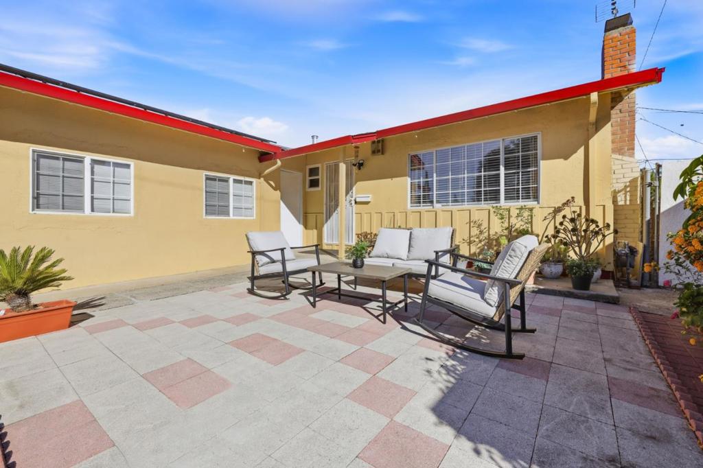 3242 Blue Mountain Drive