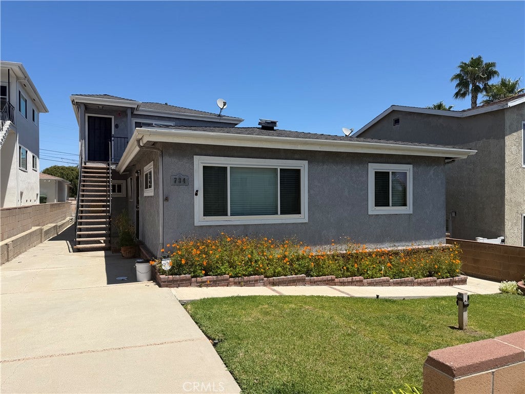734 W 27th