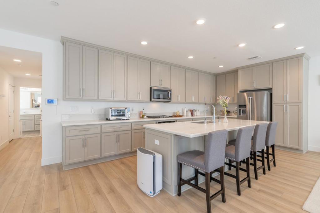 2773 Telegraph Boulevard