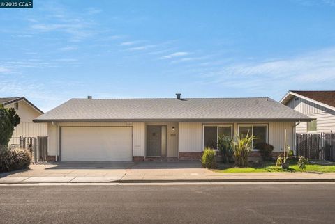 353 Crestmont Dr Oakland CA 94619