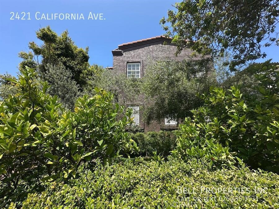 ?? Charming 4-Bedroom Home in the Heart of Santa Monica
Welcome to this one-of-a-kind 4 bedroom, 3.5 bath residence nestled in a highly desirable Santa Monica neighborhood. Ideally located and walkable to local schools, this home is perfect for families or those seeking space, comfort, and character.
As you step through the front door, you're greeted by a striking open staircase that sets the tone for the rest of the home. The thoughtful floorplan features a galley kitchen with a spacious walk-in pantry, formal dining room, breakfast nook, reading nook, and three fireplaces that add warmth and charm throughout the living spaces.
The primary suite offers a true retreat, featuring its own private balcony, an expansive master bathroom with a soaking tub, walk-in shower, and even a dedicated washer and dryer in the walk-in closet. An additional guest laundry area adds extra convenience.
Enjoy California living with a large side balcony perfect for lounging, and a private backyard design