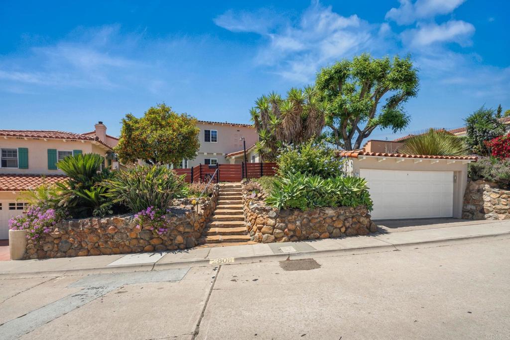 2808 Dove Street