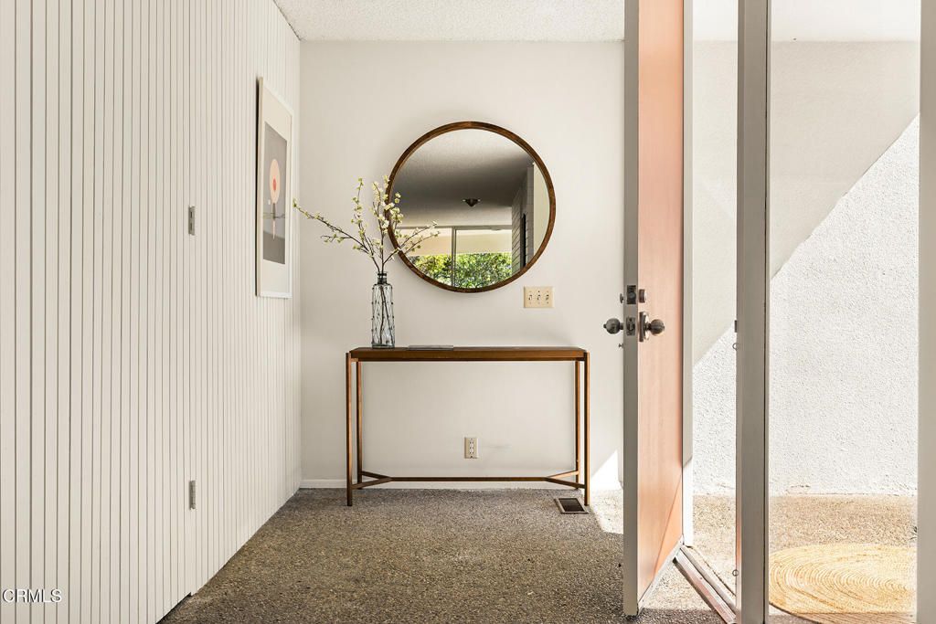 Photo of 5511 Vista Canada Place, La Canada Flintridge, CA 91011 (MLS # P1-26404)