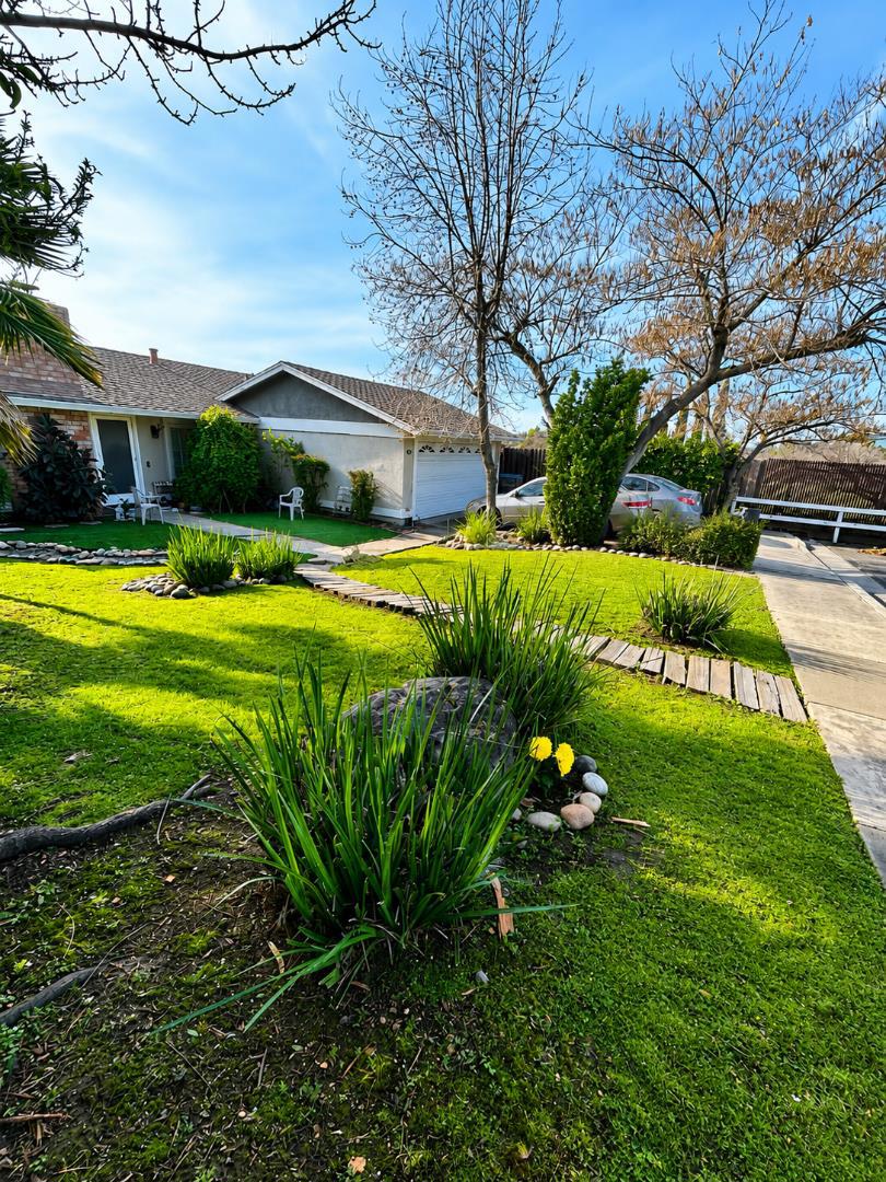 1565 Sierra Creek Way