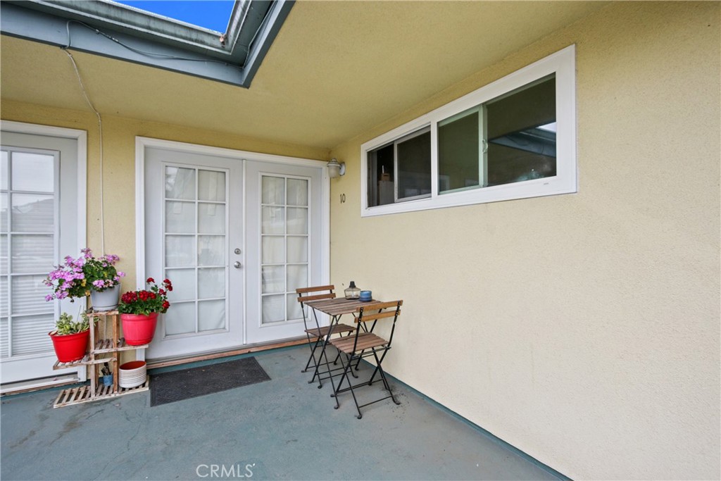 611 S Orange Avenue 10