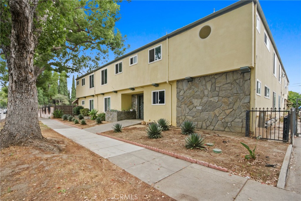 611 S Orange Avenue 10