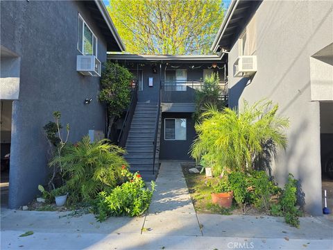 Photo of 20609 Hartland St #2, Winnetka, CA 91306 (MLS # SR26005198)