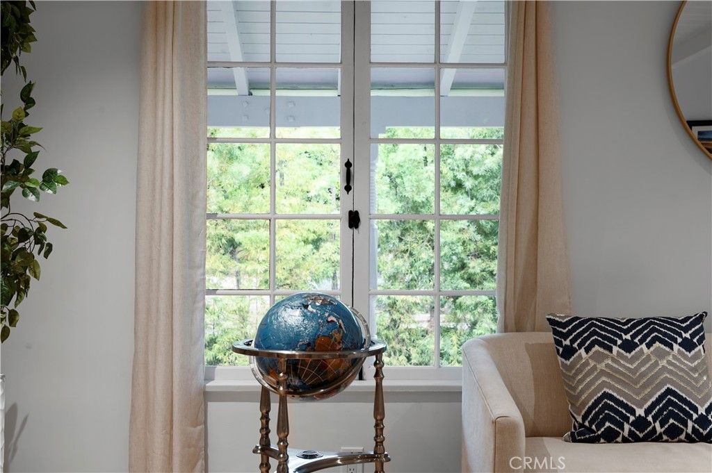 Photo of 11305 Valley Spring Lane, Studio City, CA 91602 (MLS # SR25182010)