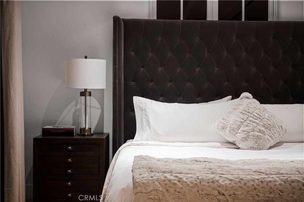 Photo of 11305 Valley Spring Lane, Studio City, CA 91602 (MLS # SR25182010)