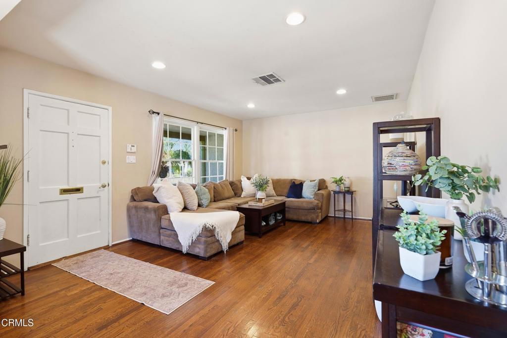 6929 Oak Park Avenue