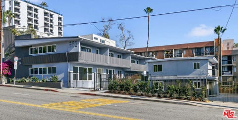 Photo of 954 N San Vicente Boulevard #9, West Hollywood, CA 90069 (MLS # 26849151)