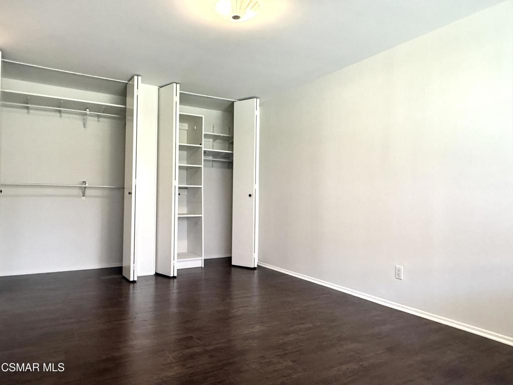 Oakbrook Townhomes - 518 - 1005302 - Residential Lease