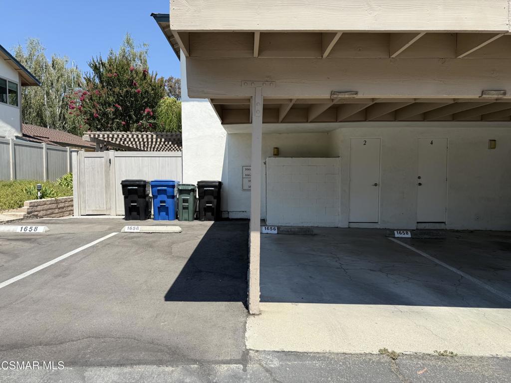 Oakbrook Townhomes - 518 - 1005302 - Residential Lease