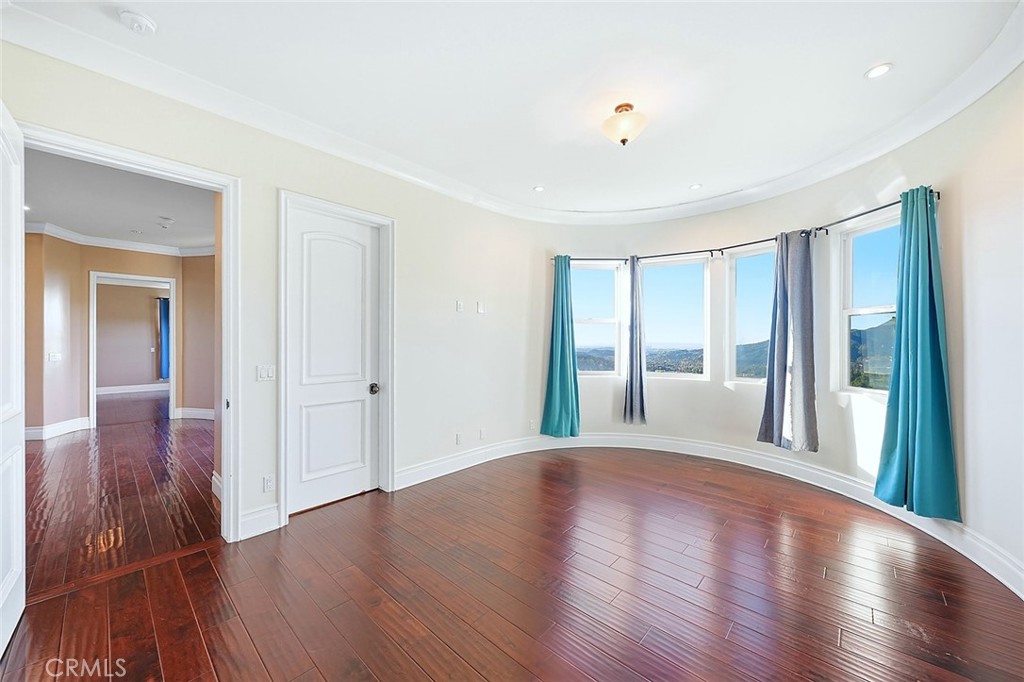La Canada Flintridge, California, 91011, United States, 4 Bedrooms Bedrooms, ,5 BathroomsBathrooms,Residential,Active,2014608