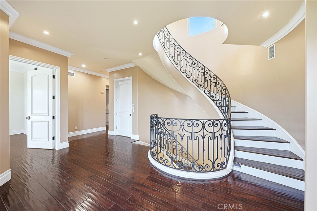 La Canada Flintridge, California, 91011, United States, 4 Bedrooms Bedrooms, ,5 BathroomsBathrooms,Residential,Active,2014608