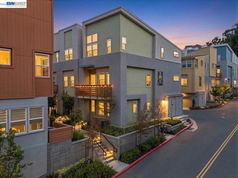 Photo of 592 Somi Ct Ct, Hayward, CA 94544 (MLS # 41128812)