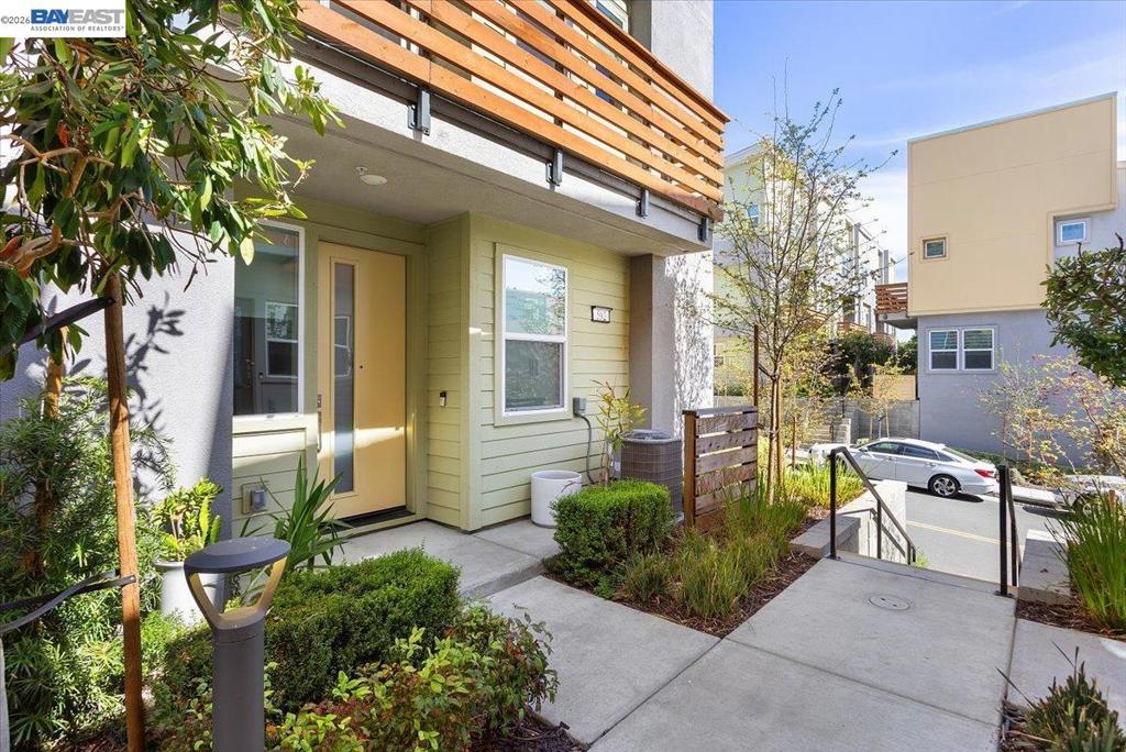 592 Somi Ct
