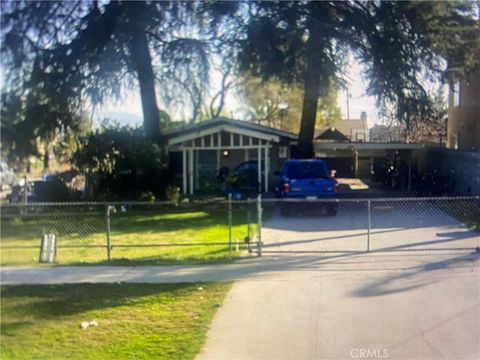 Photo of 1025 W 11th St, San Bernardino, CA 92411 (MLS # IG25266554)