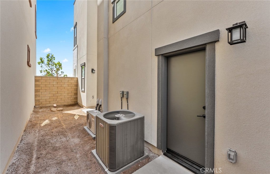 105 Moody, Irvine CA 92618 - Photo 31