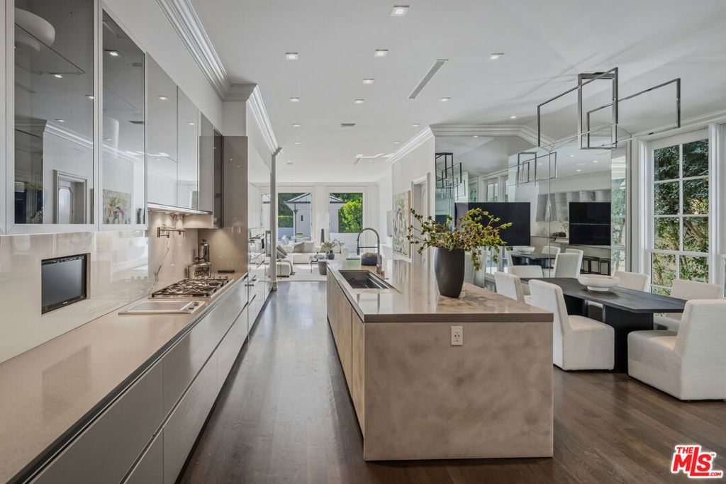 917 N Crescent Drive