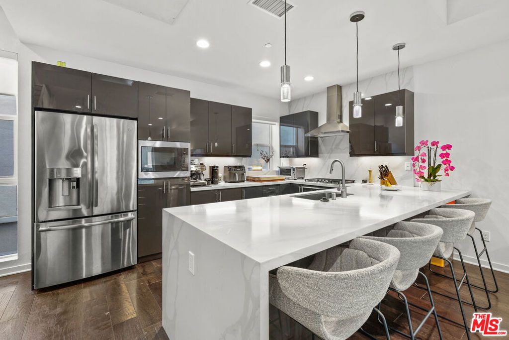 Photo of 8408 Blackburn Avenue, Los Angeles, CA 90048 (MLS # 26661667)